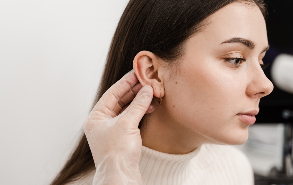 kulak estetiği - otoplasti